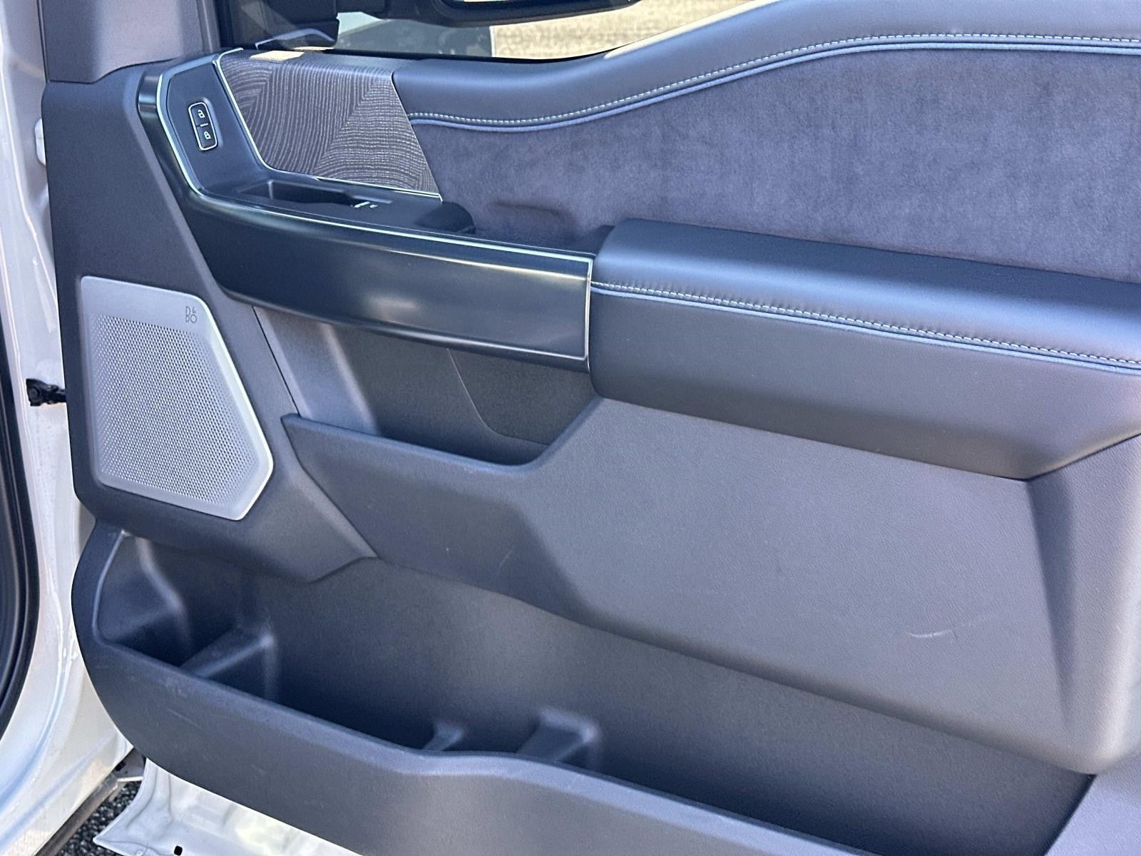 2025 Ford Super Duty F-250 SRW Platinum