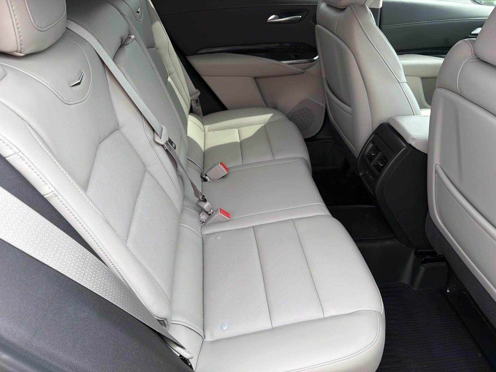 2023 Cadillac XT4 FWD Premium Luxury