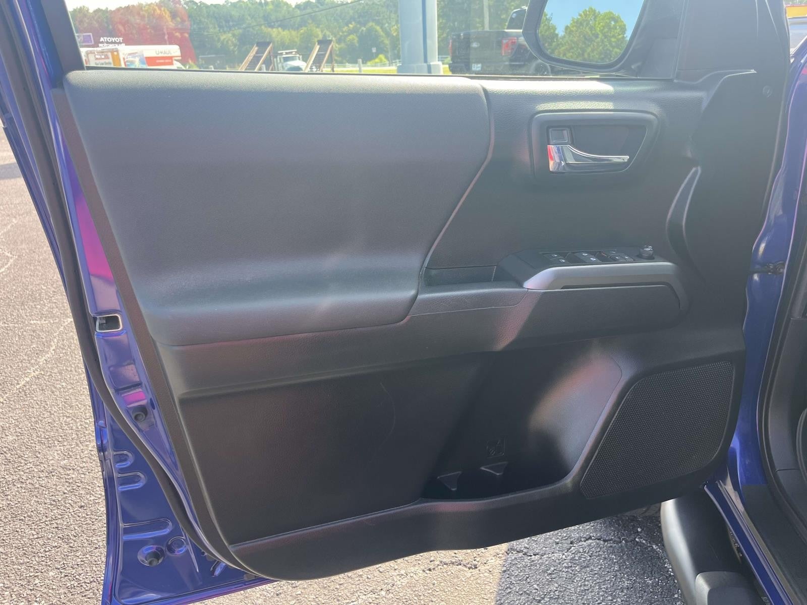 2022 Toyota Tacoma 4WD SR