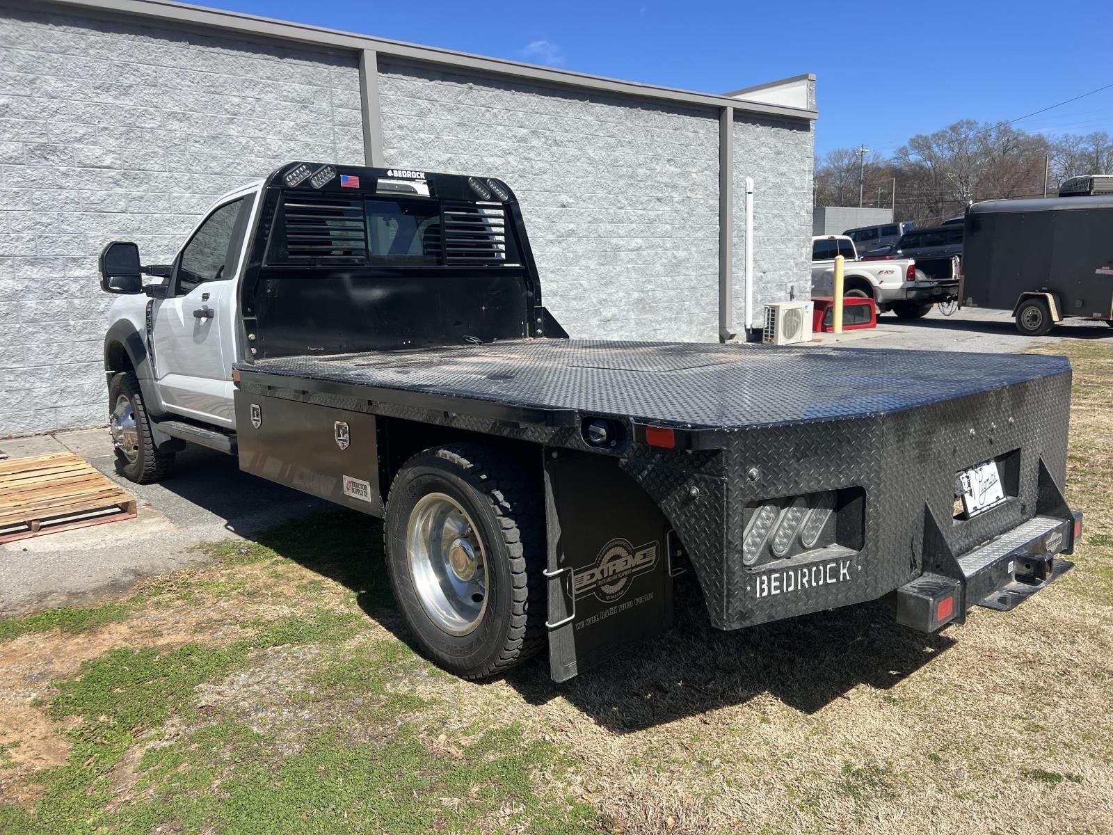 2024 Ford Super Duty F-550 DRW XLT 4WD REG CAB 169 WB 8