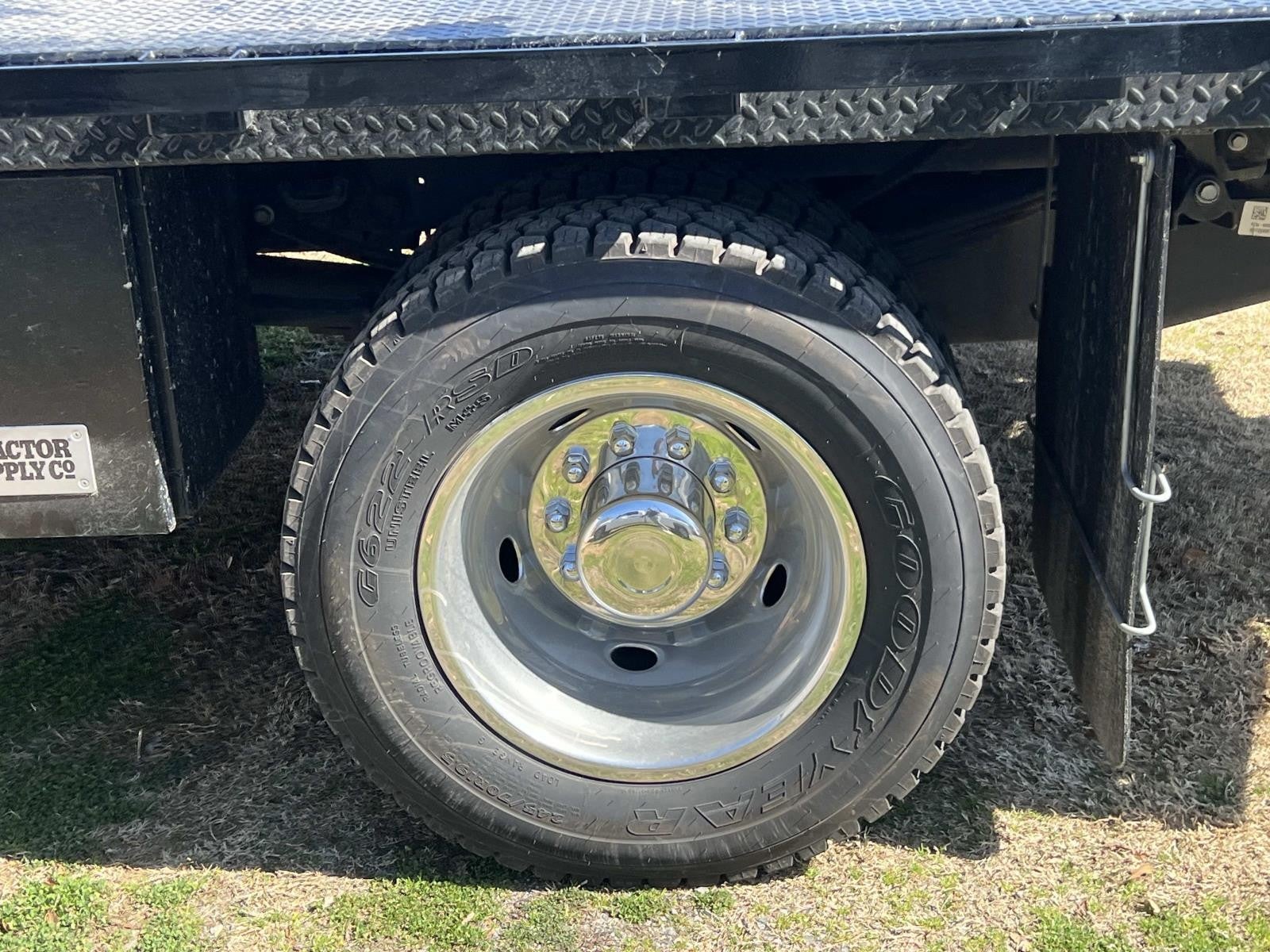 2024 Ford Super Duty F-550 DRW XLT 4WD REG CAB 169 WB 8