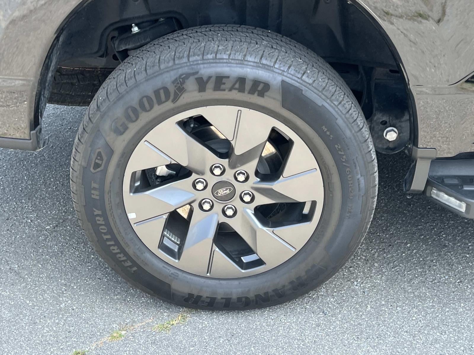 2023 Ford F-150 Lightning LARIAT