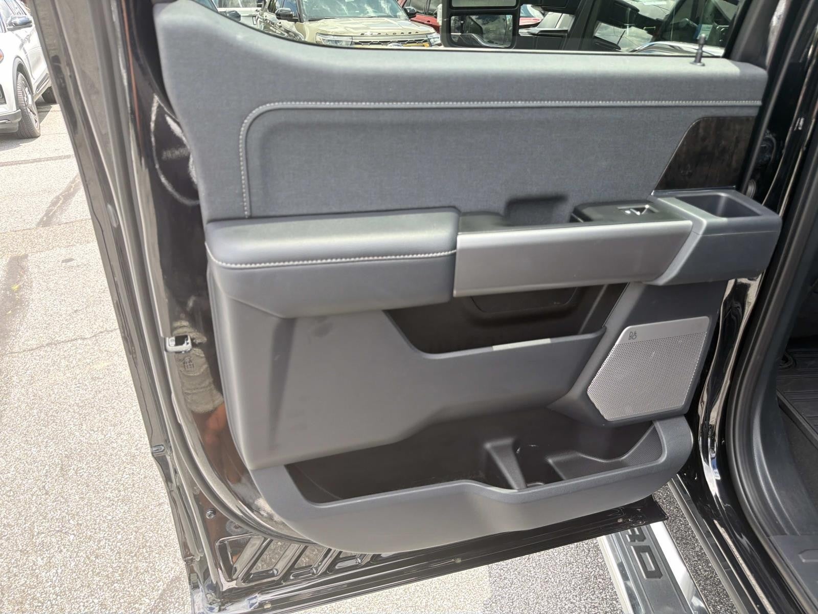 2026 Ford Super Duty F-350 SRW LARIAT 4WD CREW