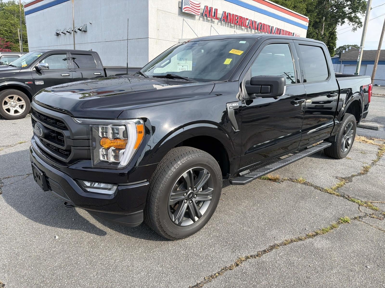 2023 Ford F-150 XLT 4WD SUPERCREW 5.5' BO
