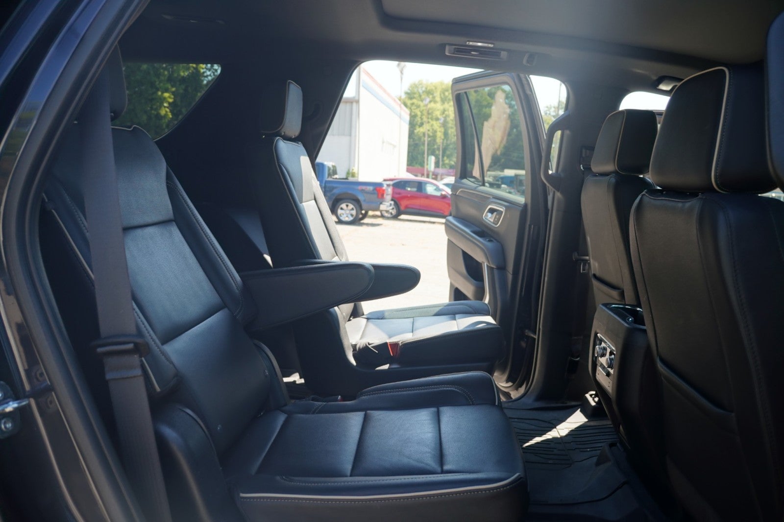 2023 GMC Yukon 2WD 4DR SLT