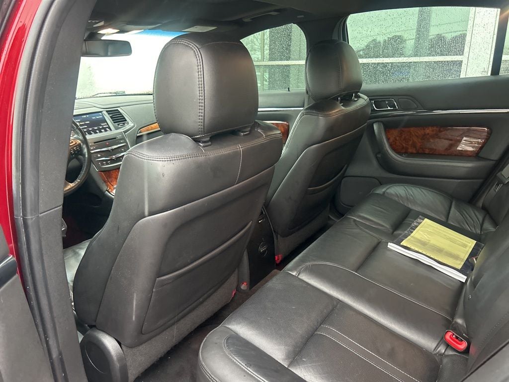 2016 Lincoln MKS Base