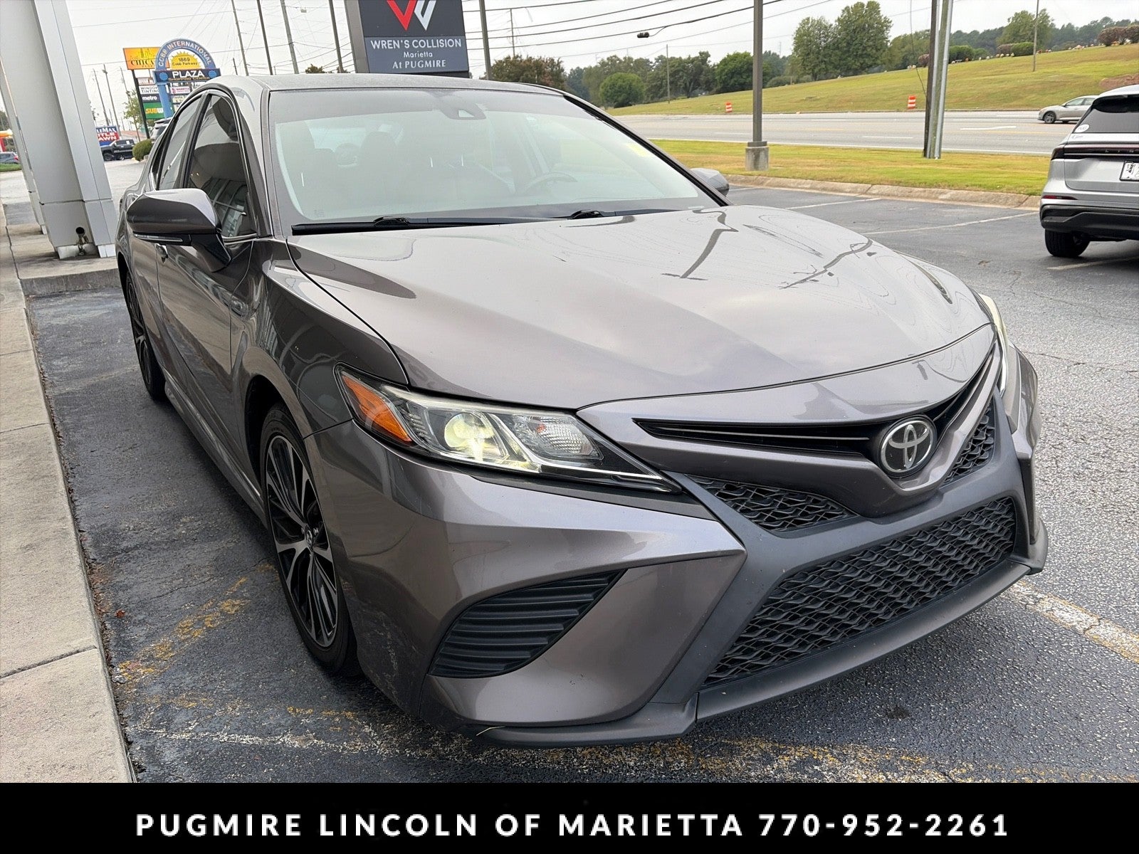 2020 Toyota Camry SE