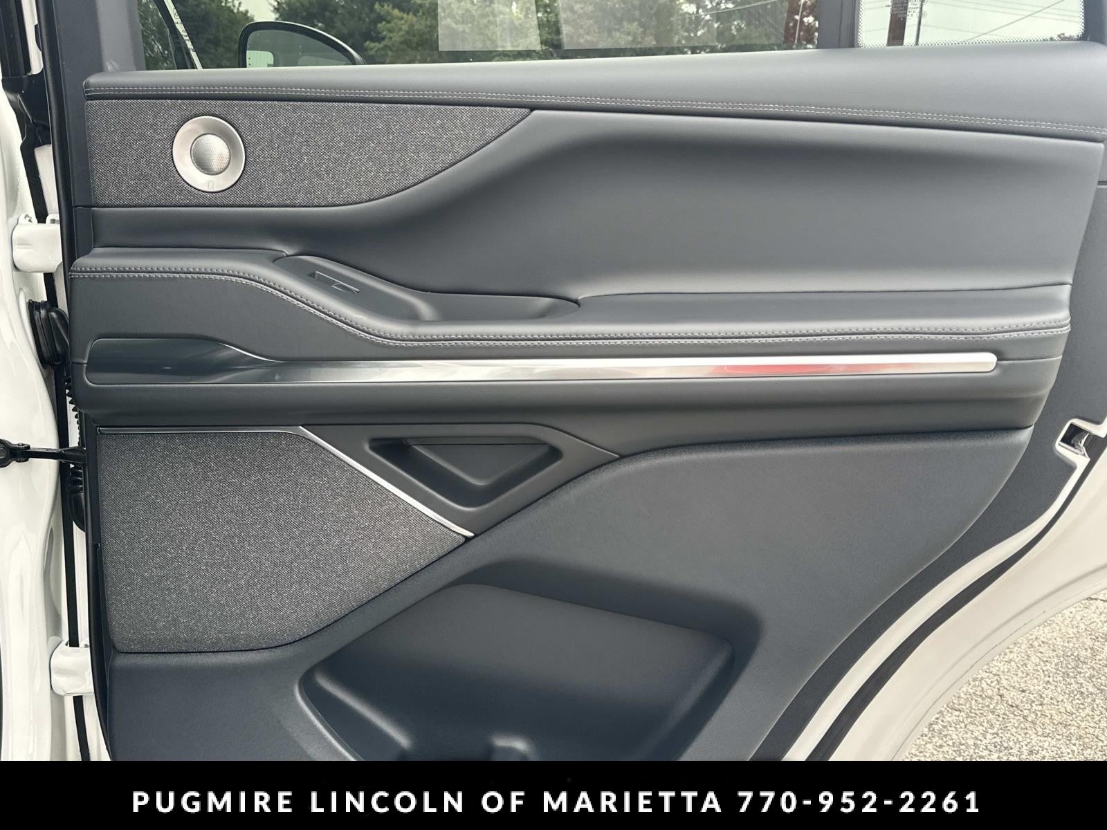 2027 Lincoln Navigator Reserve