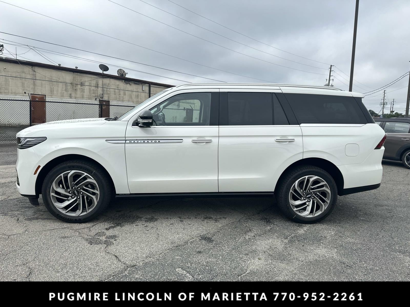2027 Lincoln Navigator Reserve