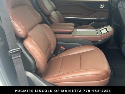 2027 Lincoln Navigator Reserve