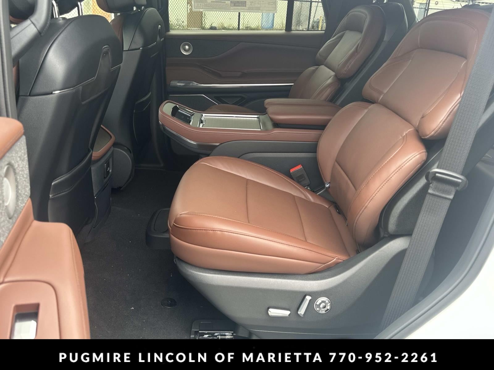 2027 Lincoln Navigator Reserve