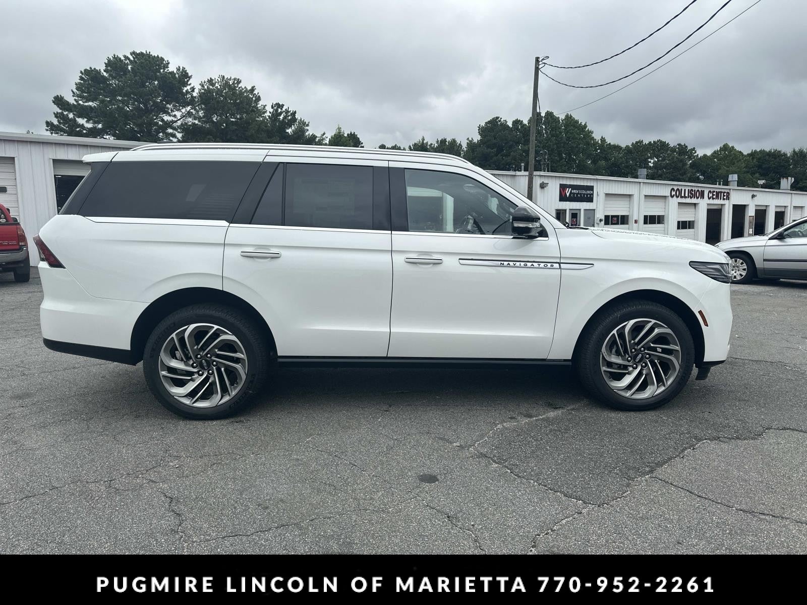 2027 Lincoln Navigator Reserve