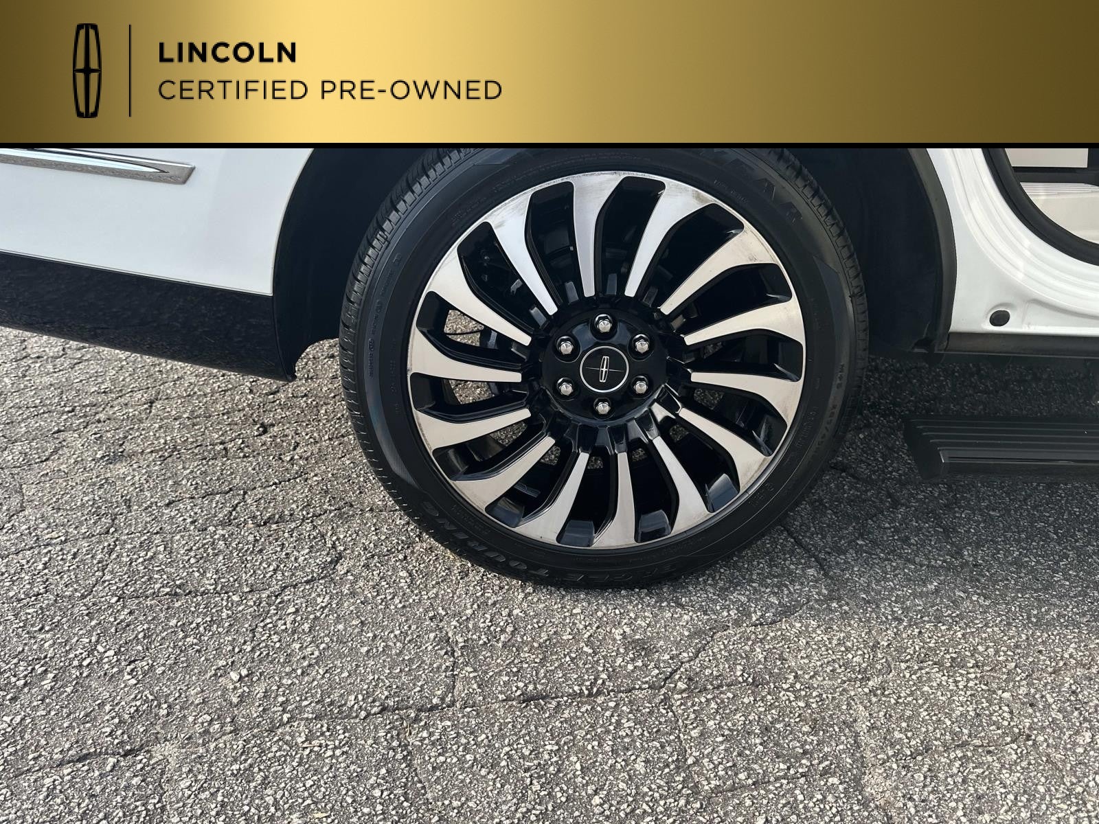 2022 Lincoln Navigator Black Label