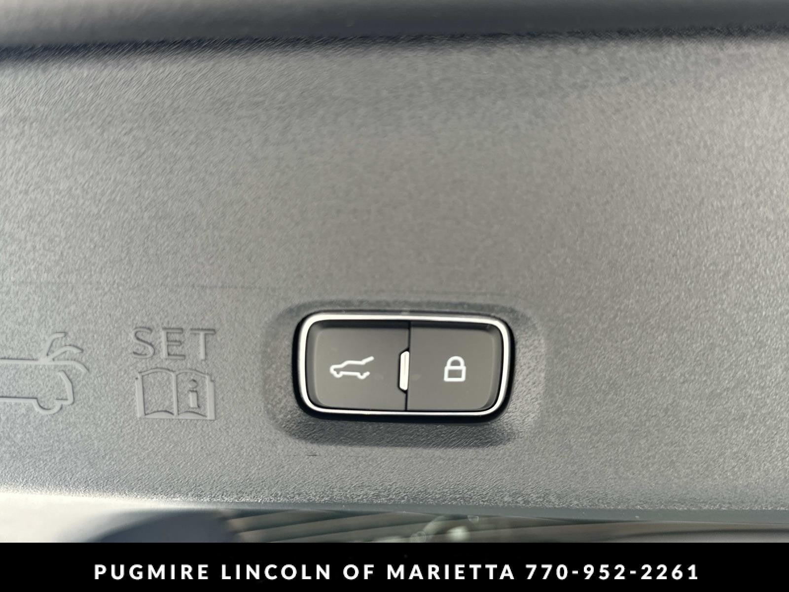 2026 Lincoln Navigator Premiere