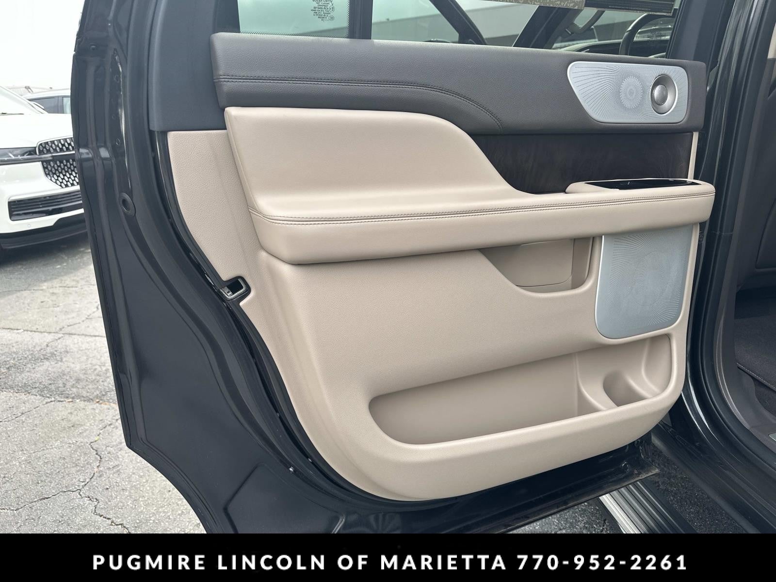 2023 Lincoln Navigator L Reserve