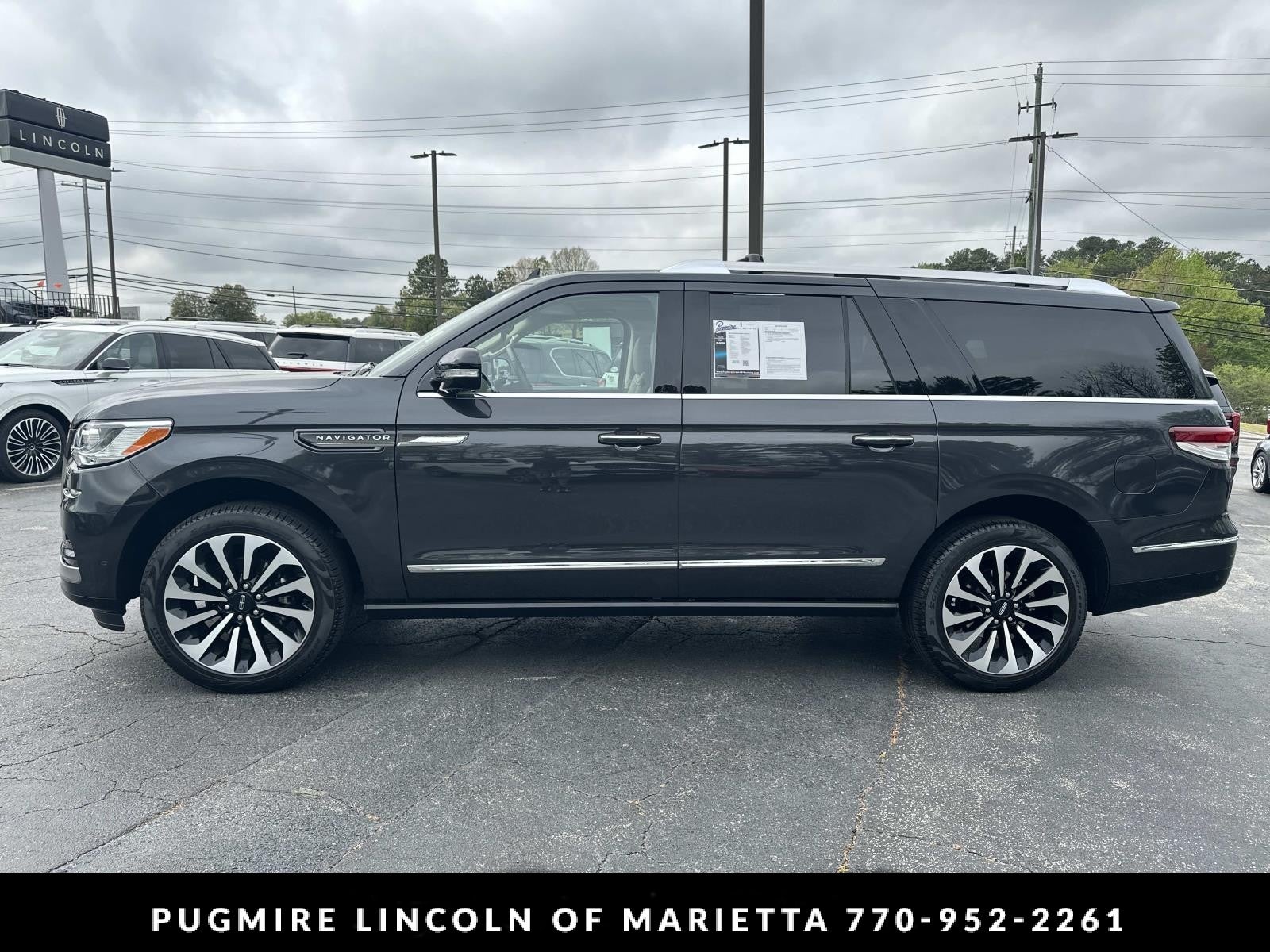 2023 Lincoln Navigator L Reserve