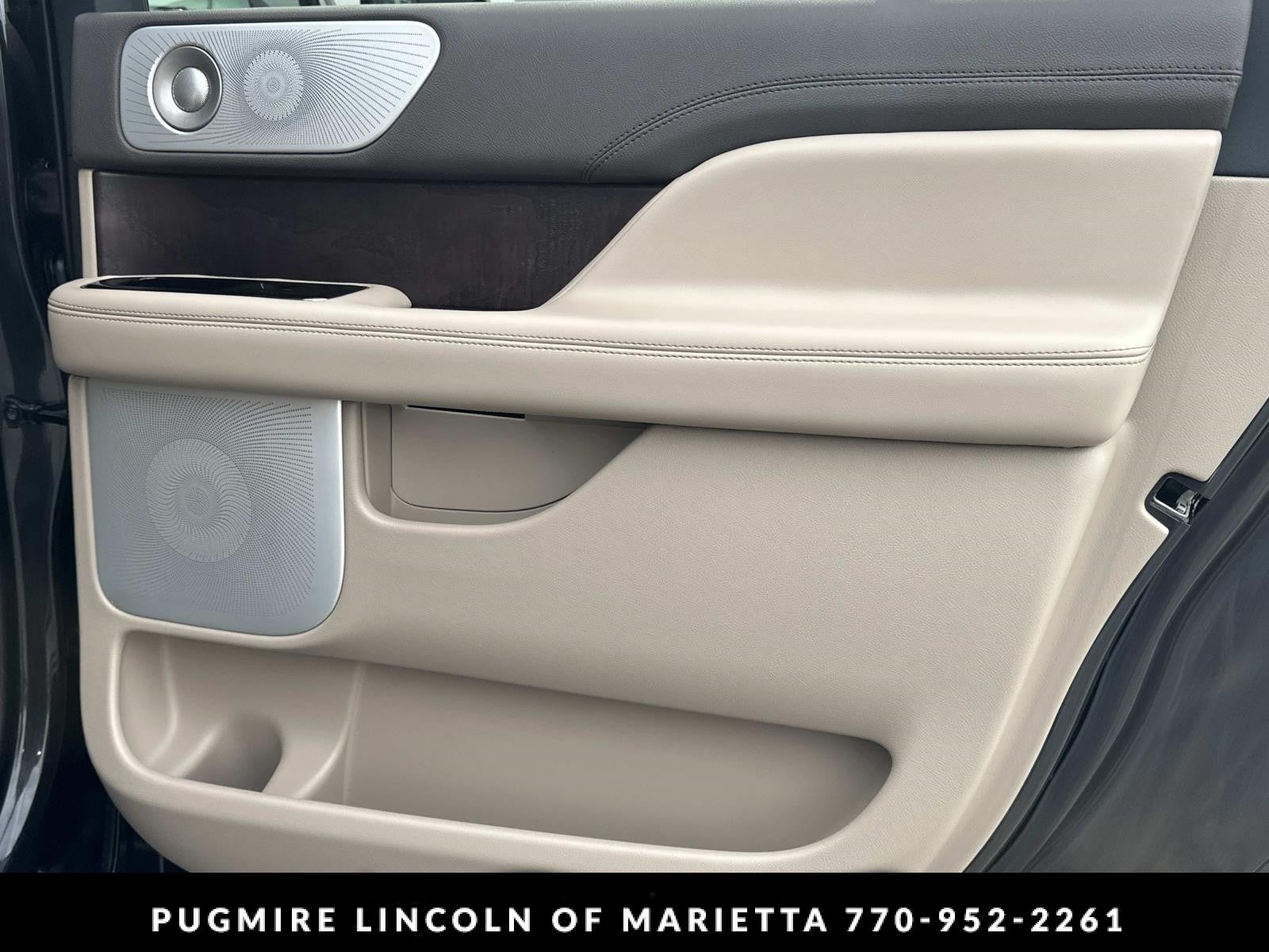 2023 Lincoln Navigator L Reserve