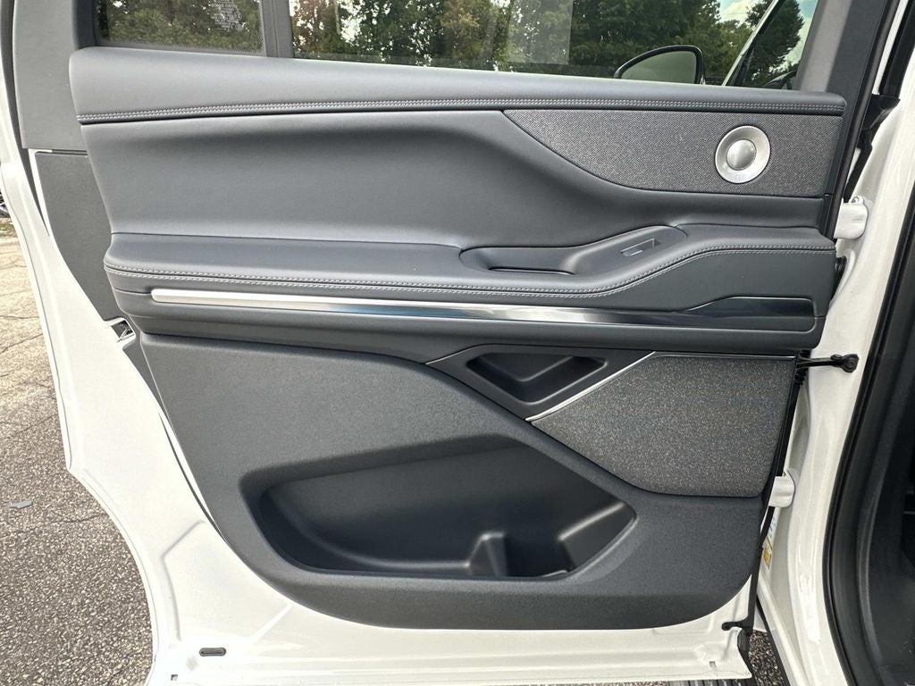 2025 Lincoln Navigator L Reserve