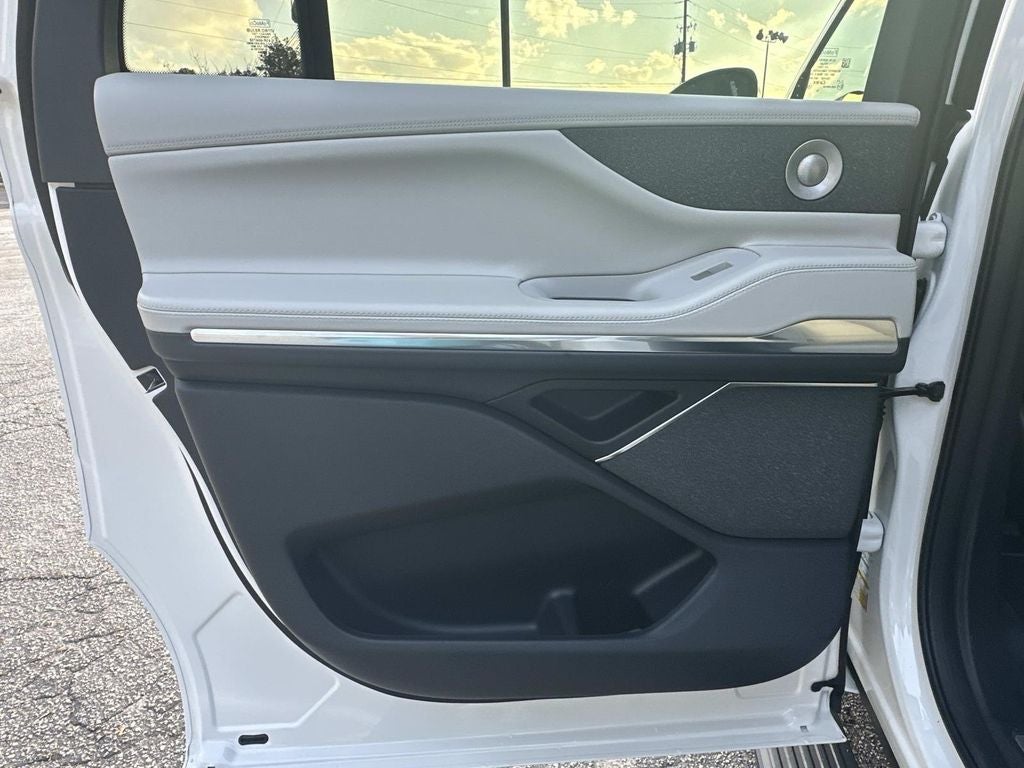 2026 Lincoln Navigator L Reserve