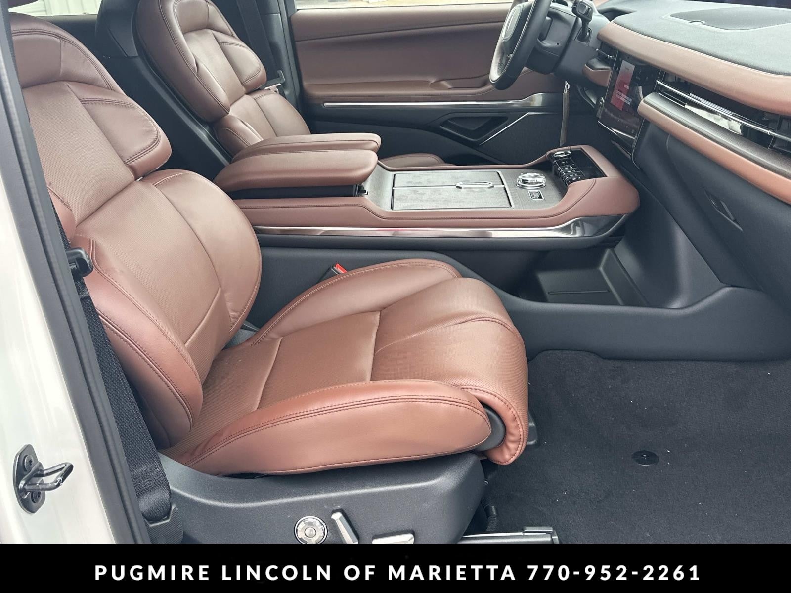 2027 Lincoln Navigator L Reserve
