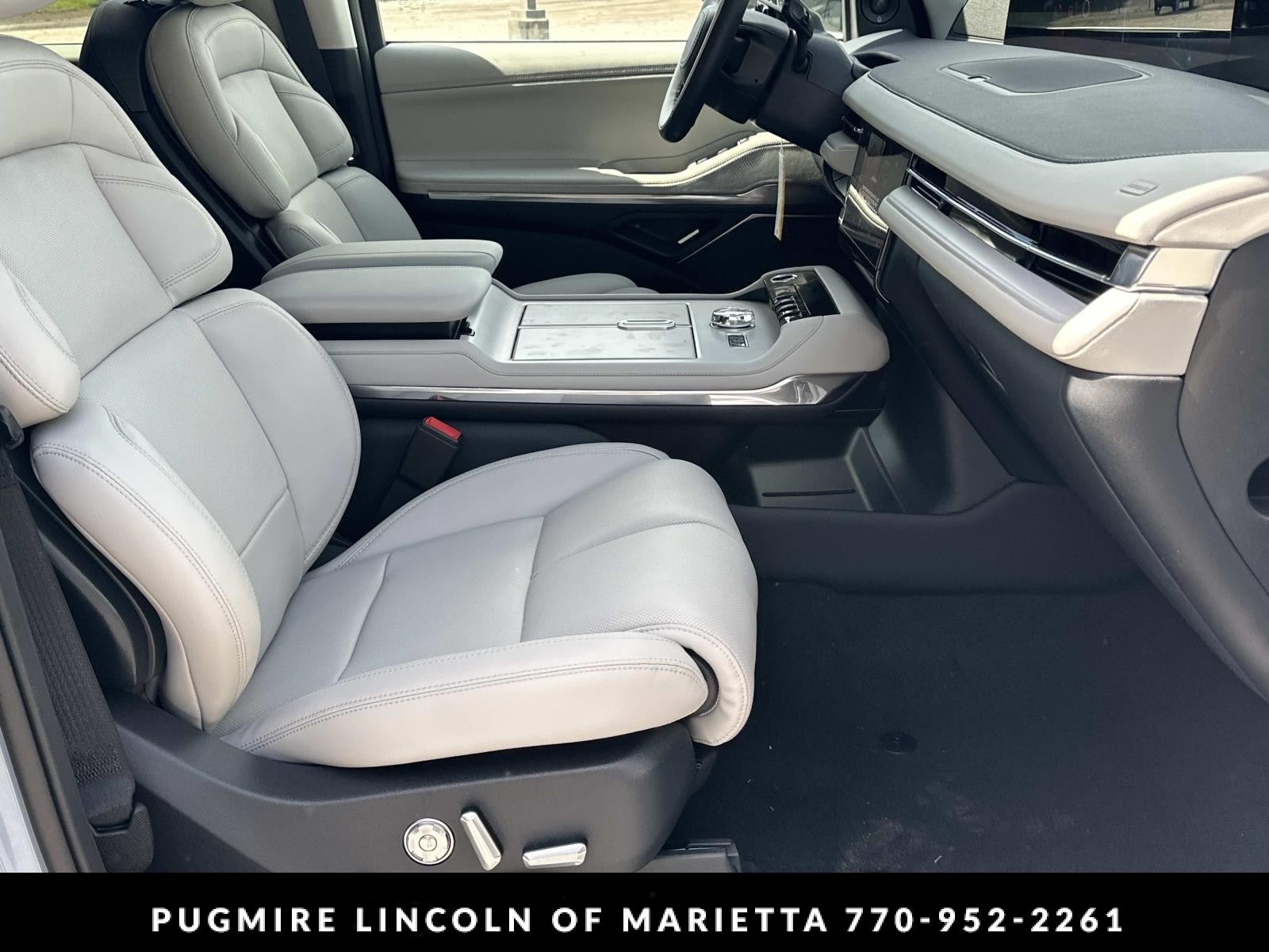 2026 Lincoln Navigator L Reserve