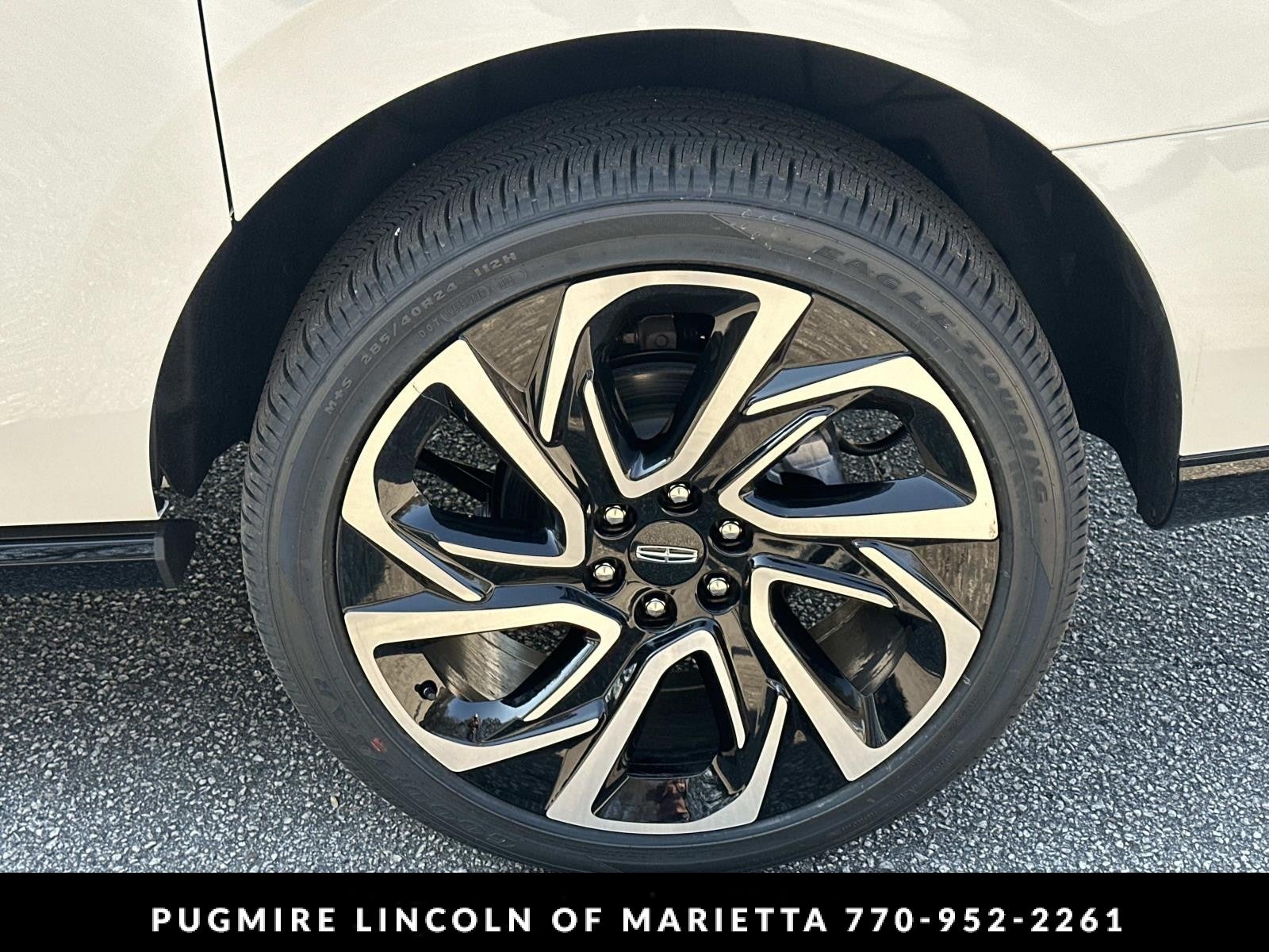 2026 Lincoln Navigator L Reserve