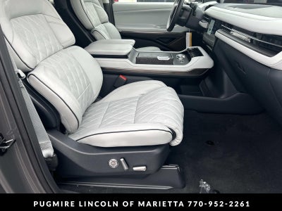2027 Lincoln Navigator L Black Label