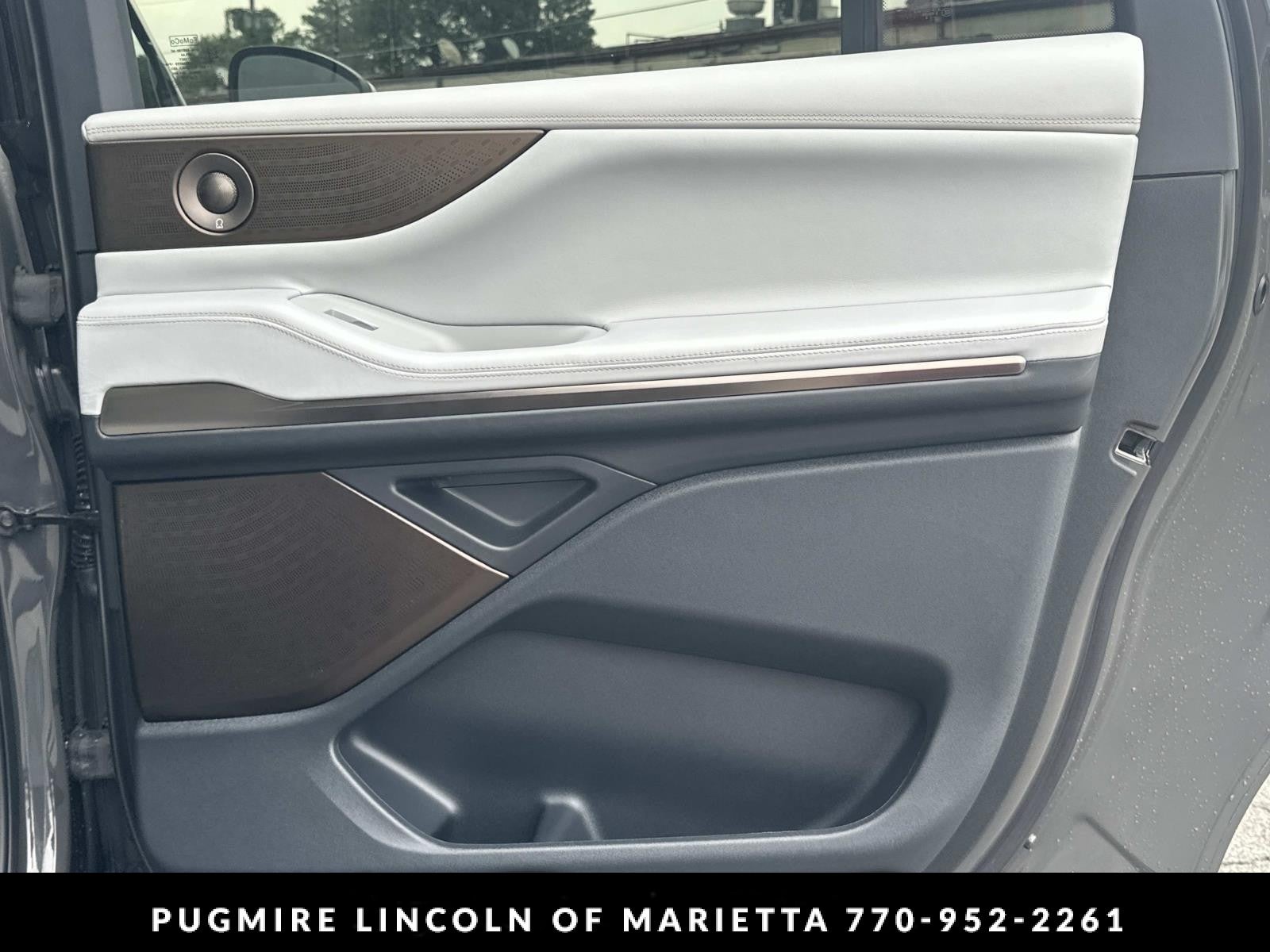 2027 Lincoln Navigator L Black Label