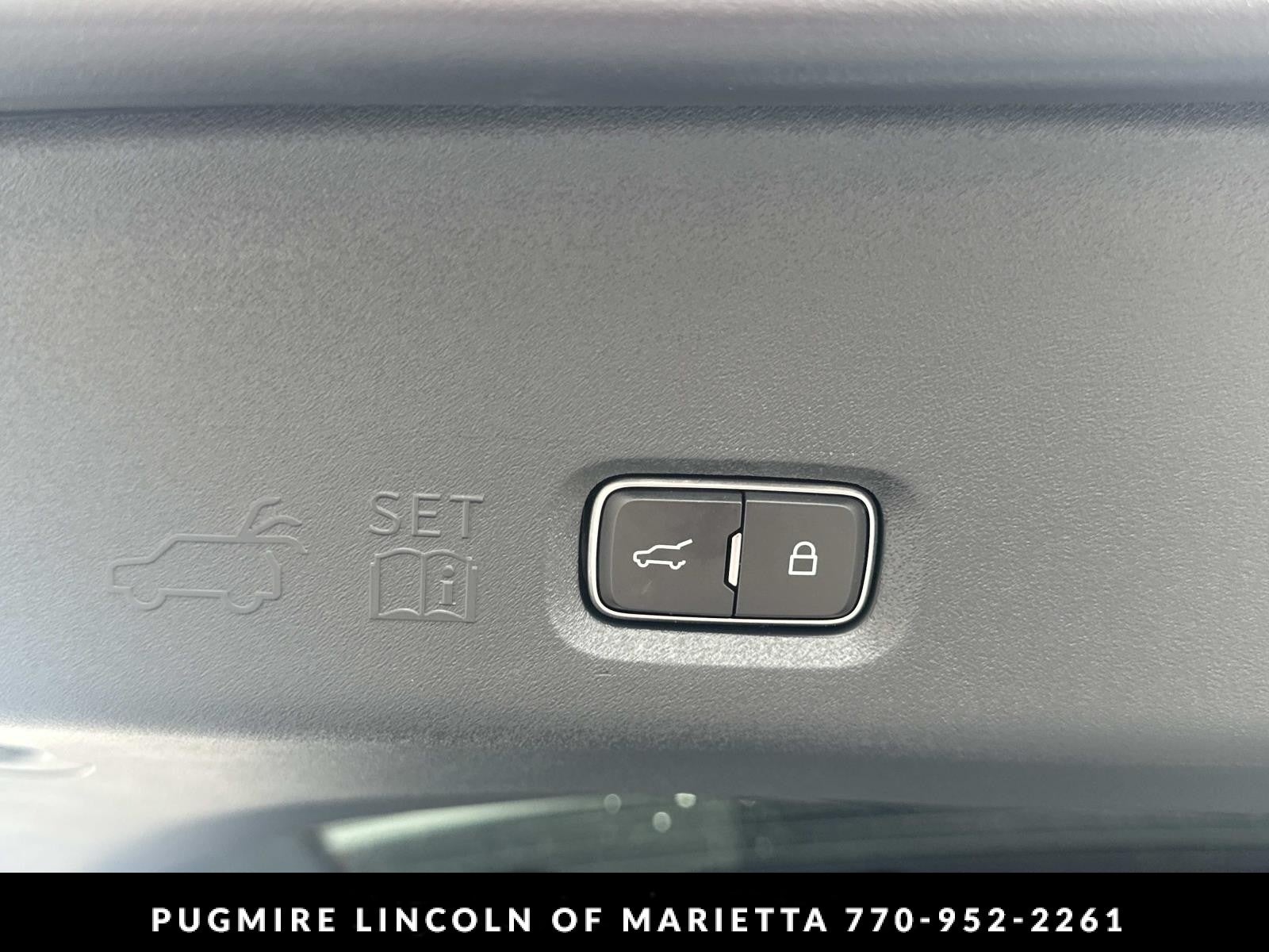 2027 Lincoln Navigator L Black Label