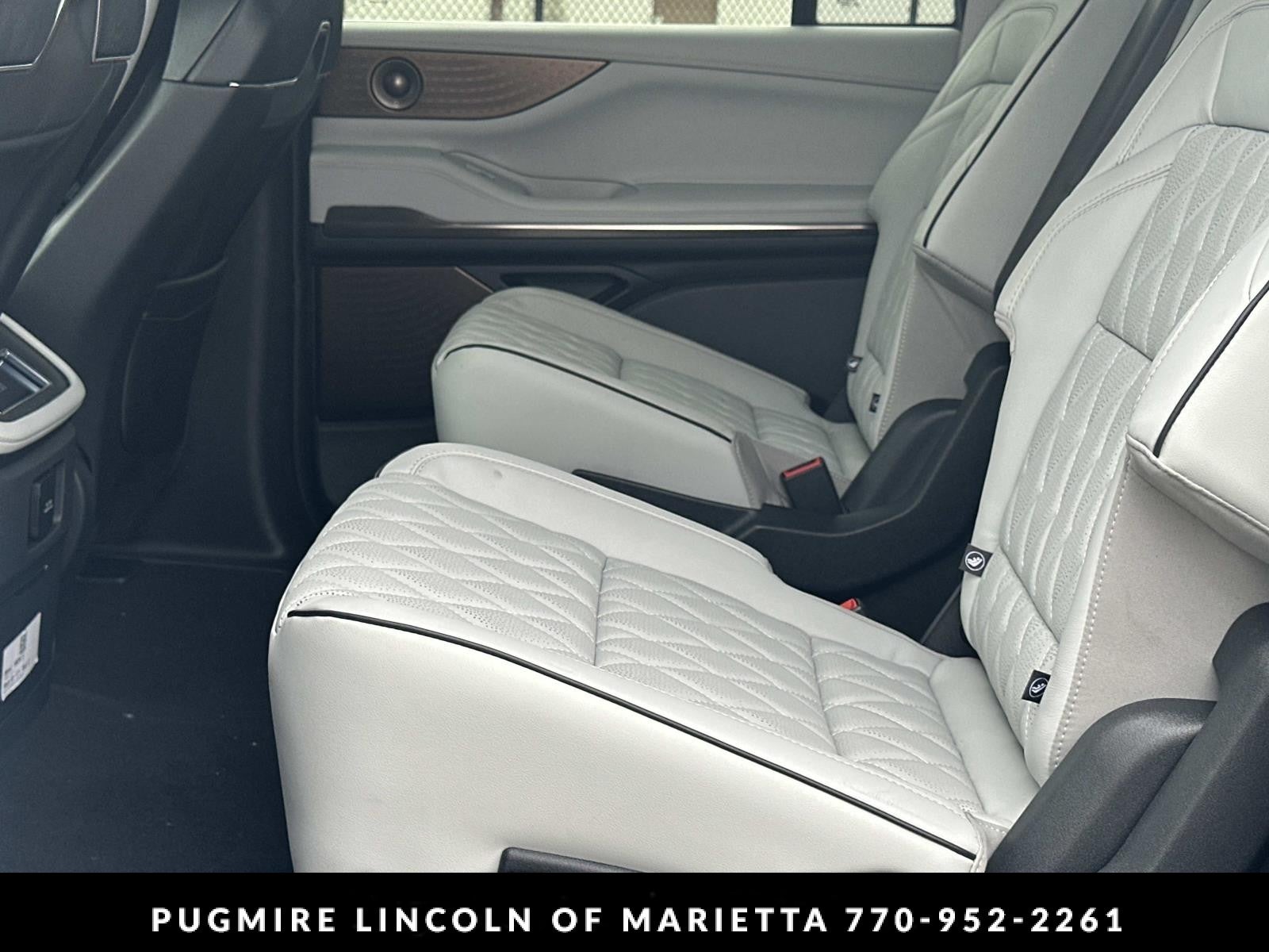 2027 Lincoln Navigator L Black Label