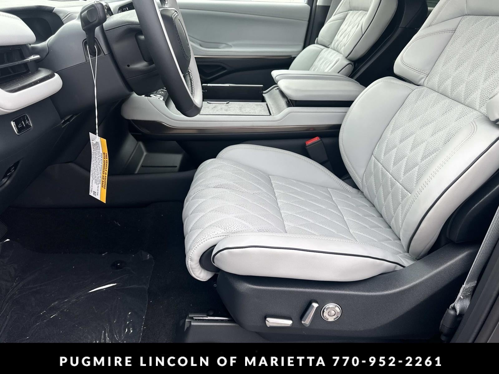 2027 Lincoln Navigator L Black Label
