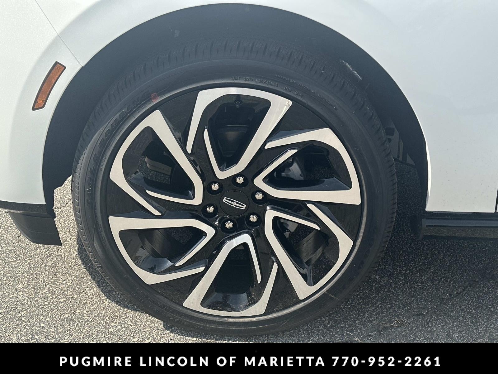 2027 Lincoln Navigator L Black Label