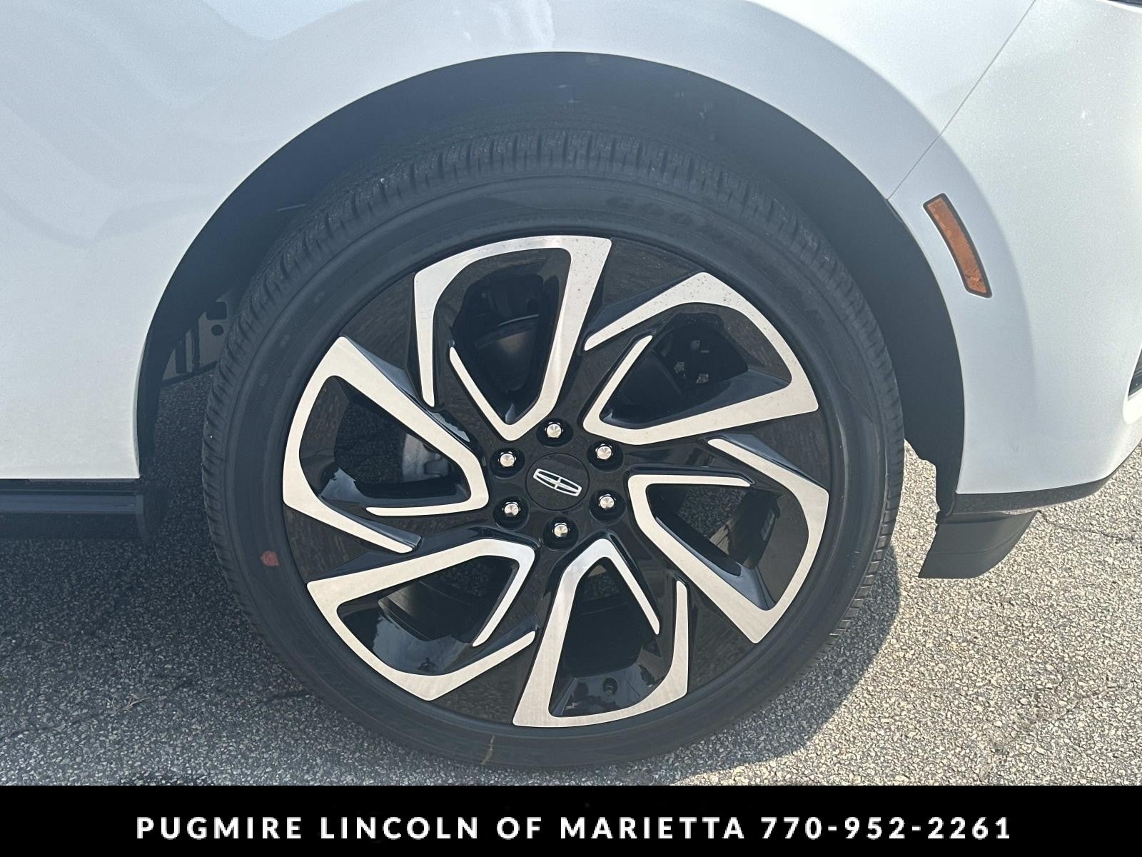 2027 Lincoln Navigator L Black Label