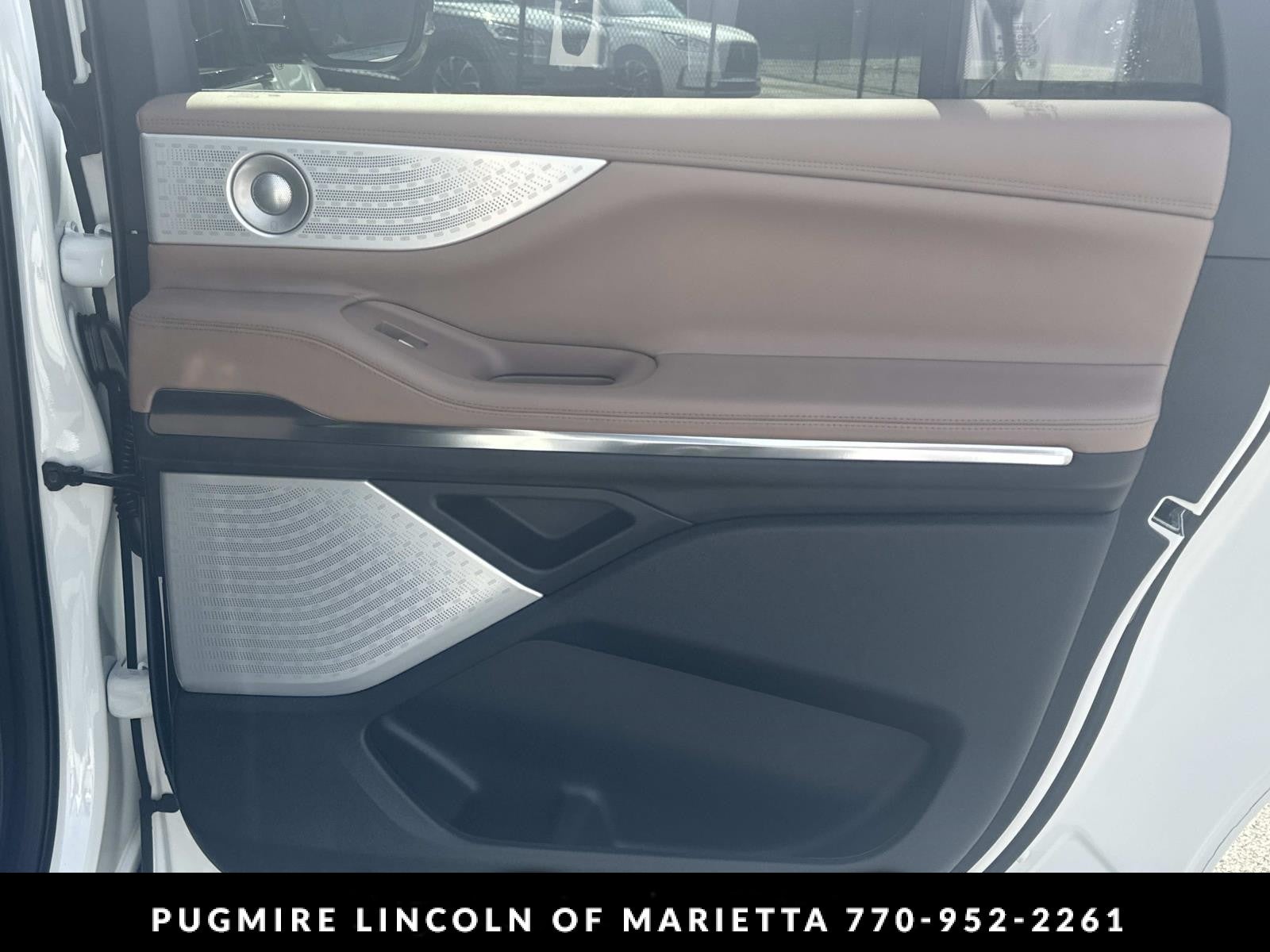 2027 Lincoln Navigator L Black Label