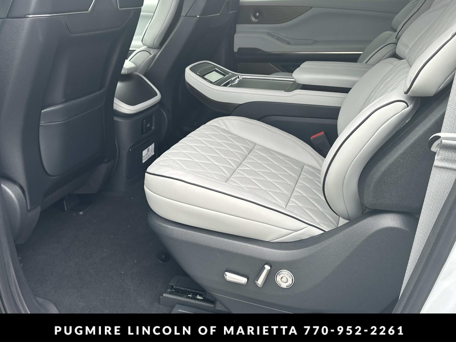 2026 Lincoln Navigator L Black Label