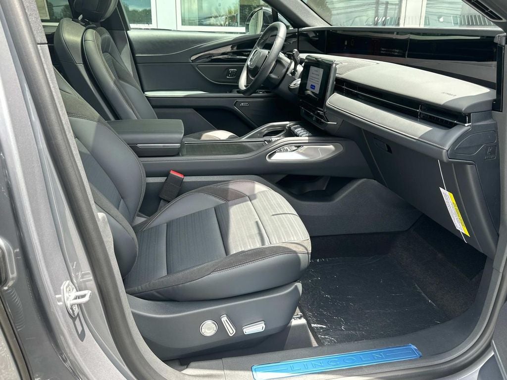 2025 Lincoln Nautilus Reserve