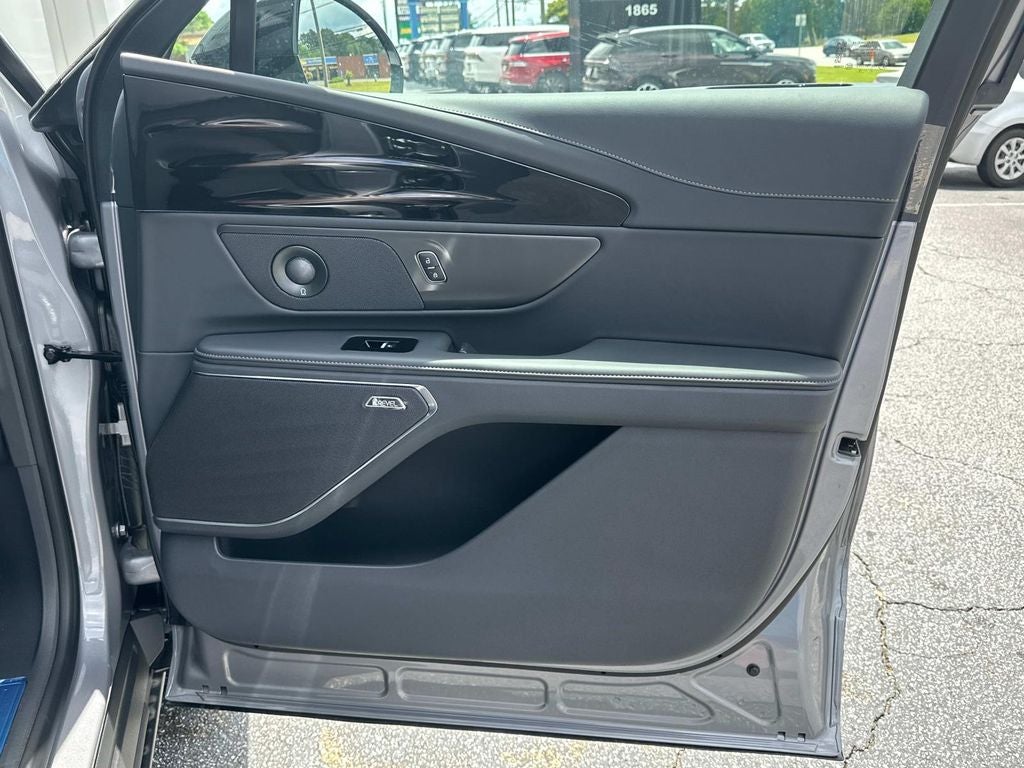 2025 Lincoln Nautilus Reserve