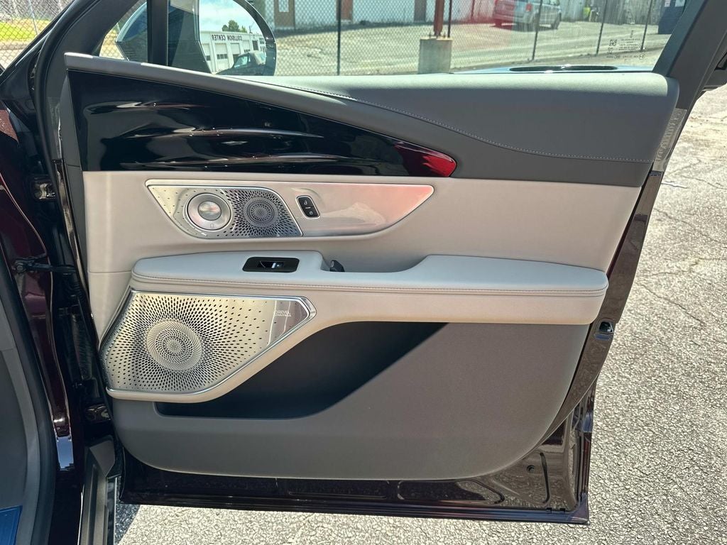 2025 Lincoln Nautilus Reserve