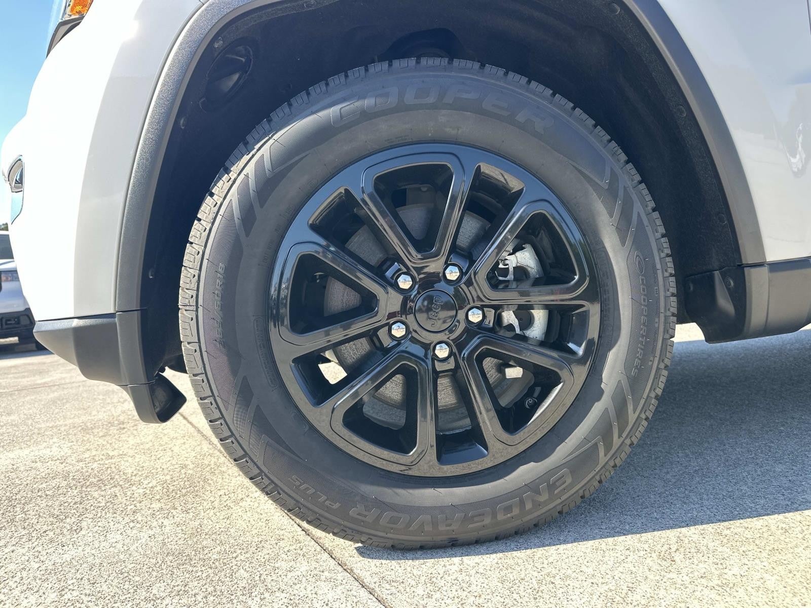 2021 Jeep Grand Cherokee LAREDO 4X4