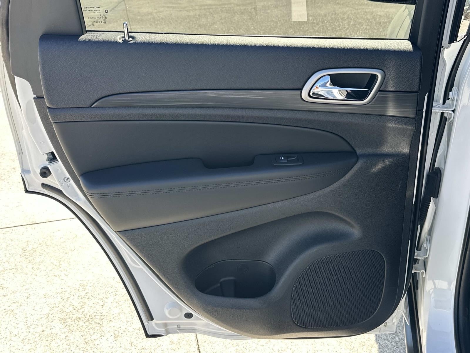 2021 Jeep Grand Cherokee LAREDO 4X4