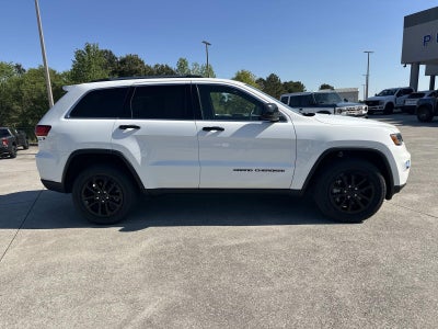 2021 Jeep Grand Cherokee LAREDO 4X4