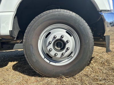 2025 Ford Super Duty F-350 DRW XLT 4WD CREW CAB 8' BOX