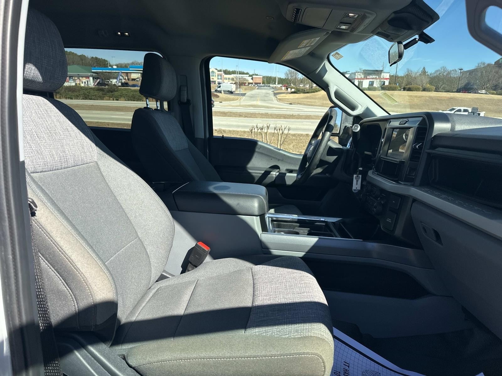 2025 Ford Super Duty F-350 DRW XLT 4WD CREW CAB 8' BOX