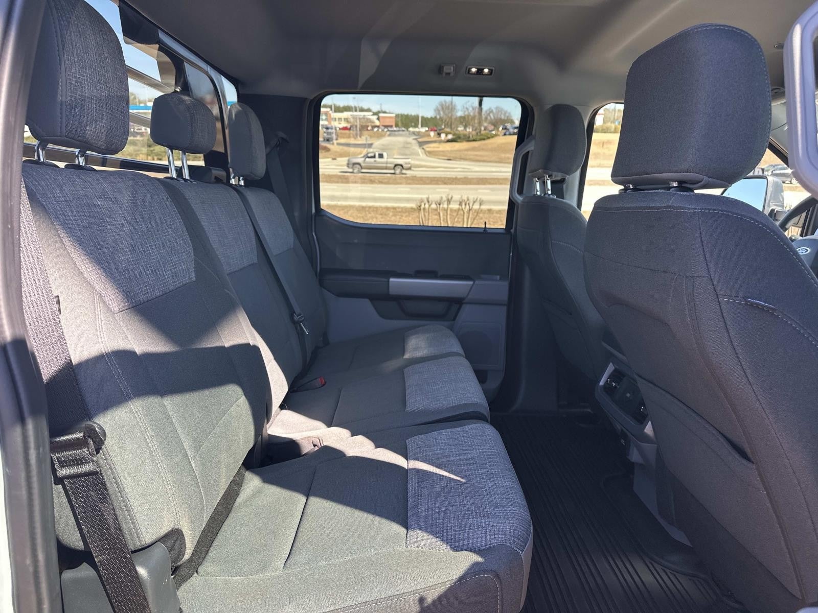 2025 Ford Super Duty F-350 DRW XLT 4WD CREW CAB 8' BOX