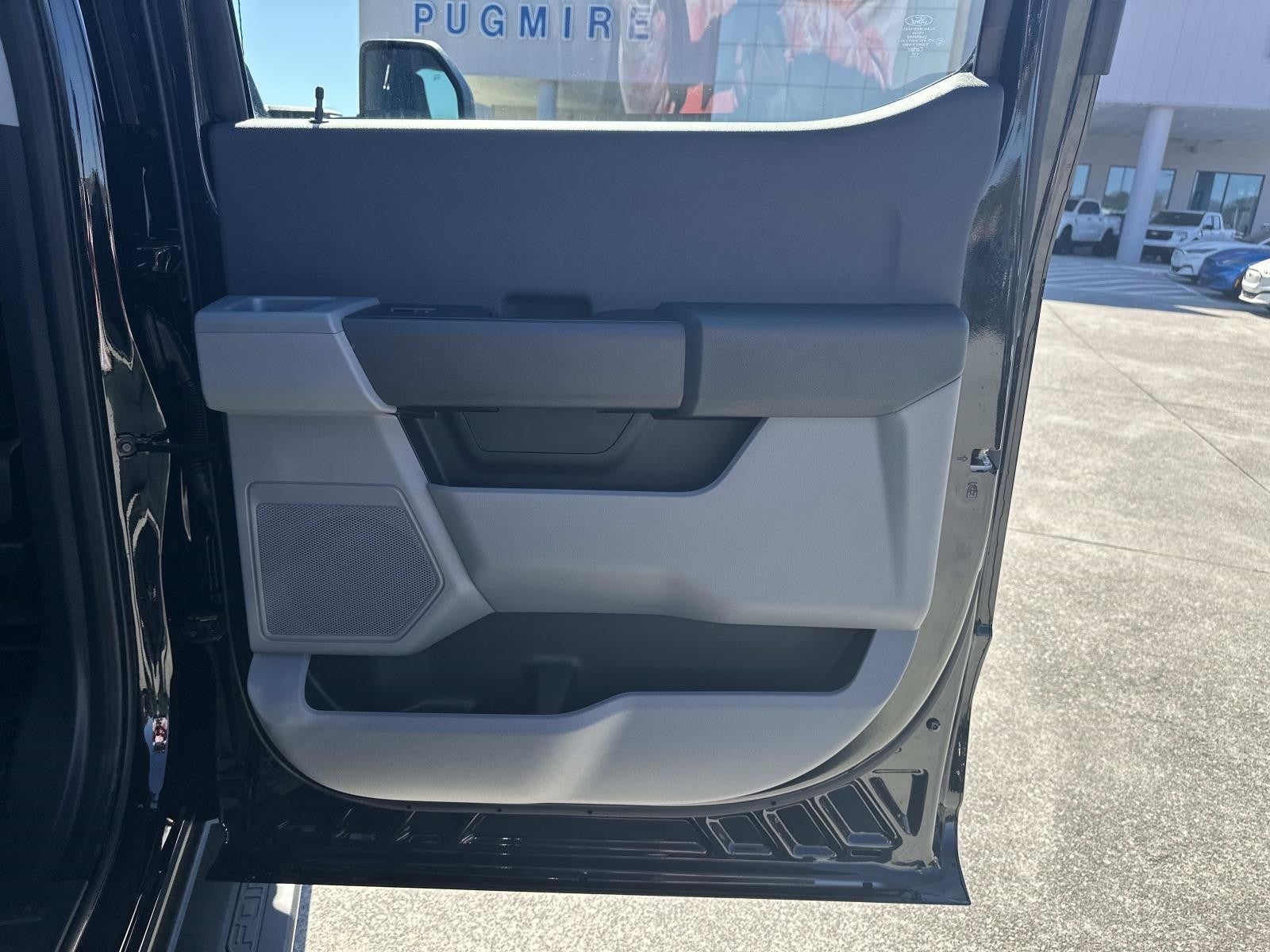 2024 Ford Super Duty F-350 DRW XL 4WD CREW CAB 8' BOX