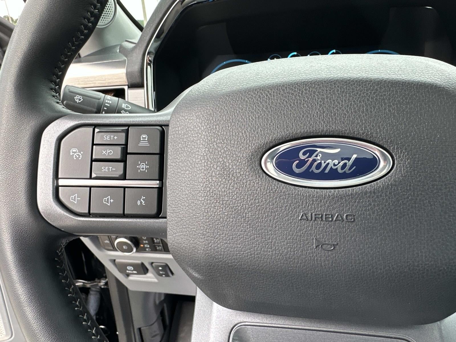 2023 Ford F-150 LARIAT 4WD SUPERCREW 5.5'