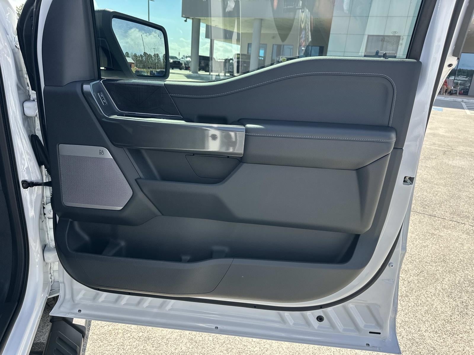 2023 Ford F-150 4WD CREW XLT