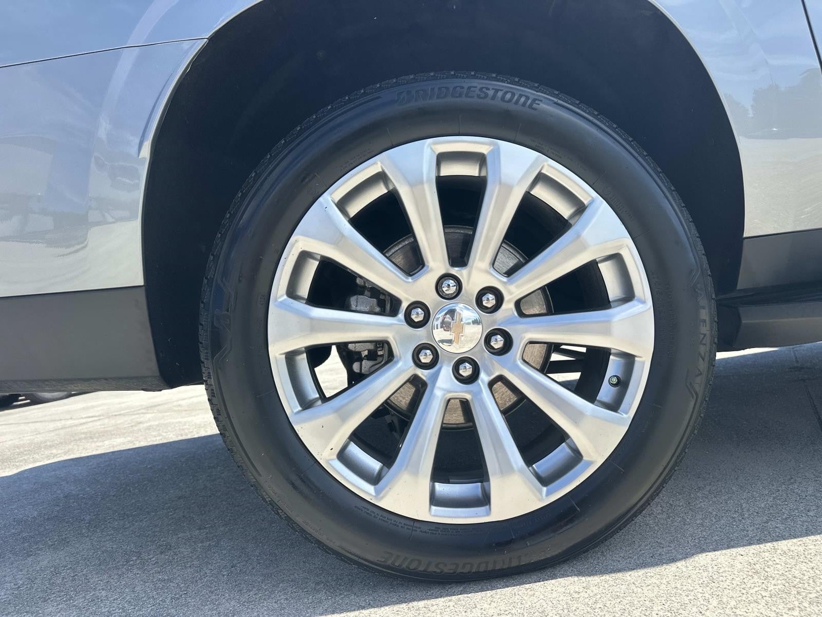 2025 Chevrolet Suburban PREMIER 2WD Premier