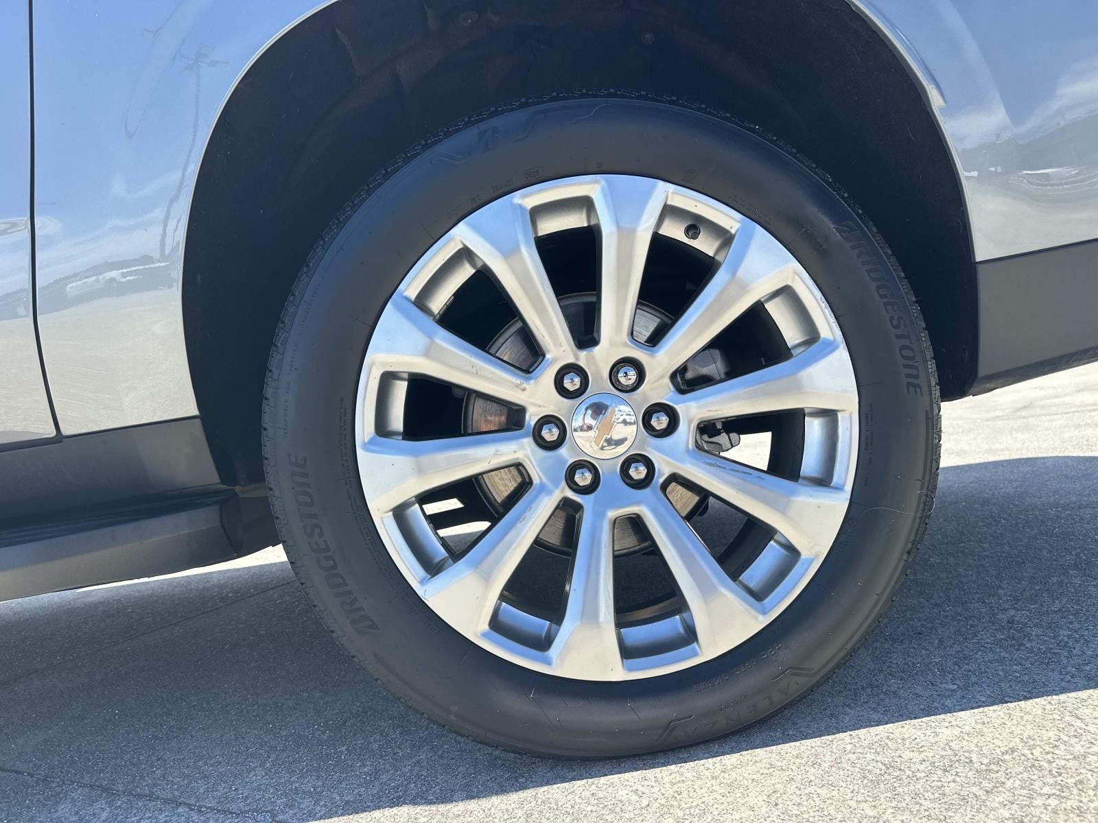 2025 Chevrolet Suburban PREMIER 2WD Premier