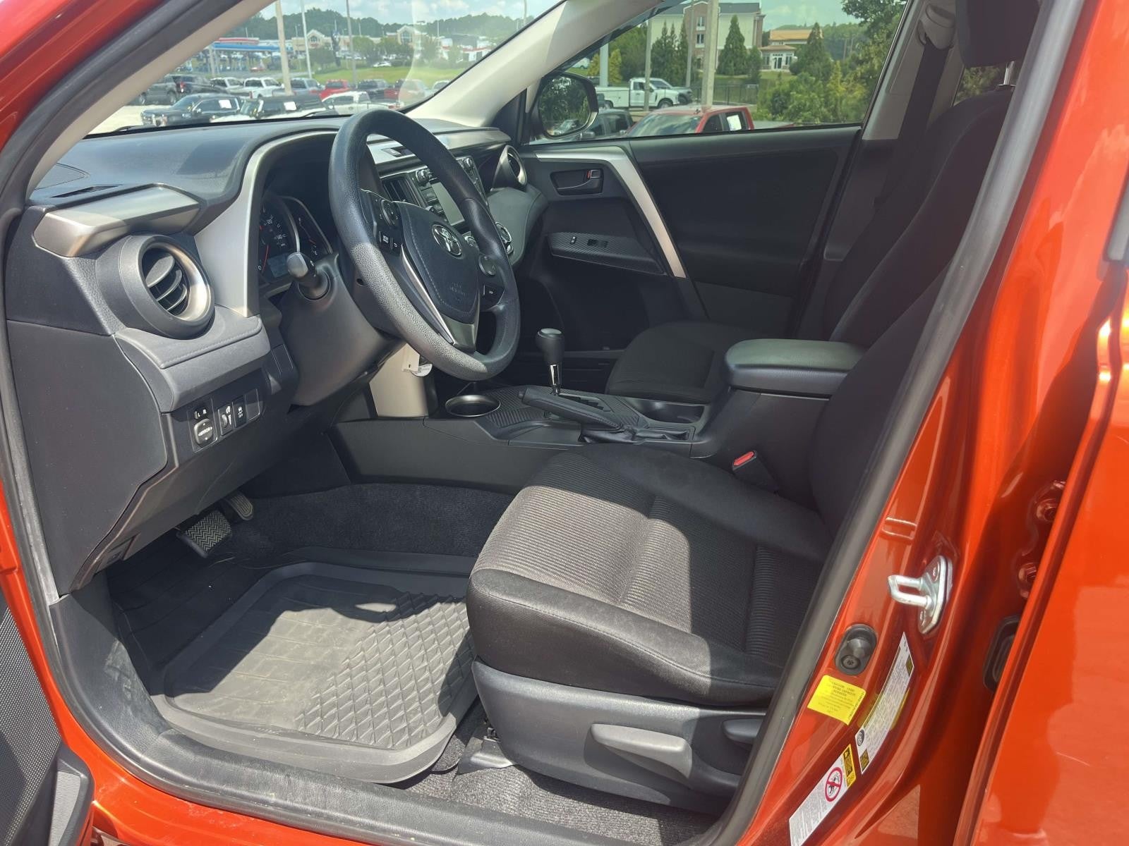 2015 Toyota RAV4 FWD 4DR LE